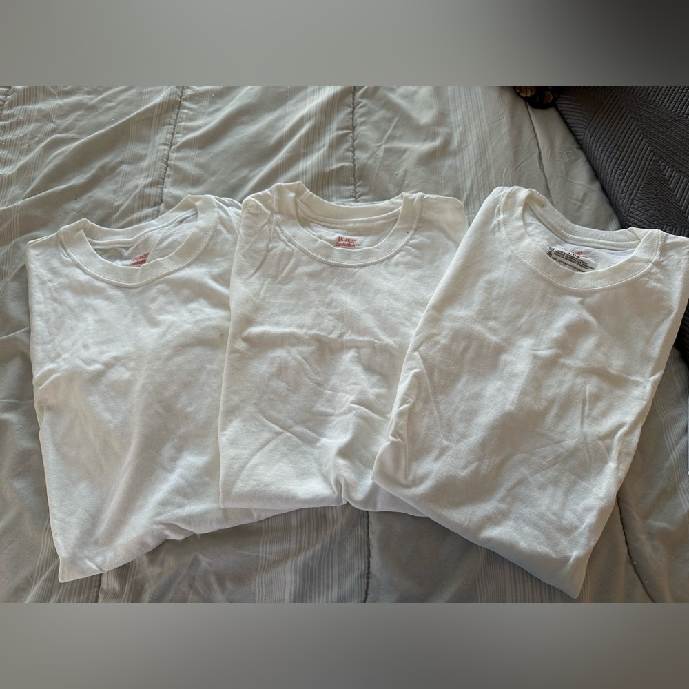 White Hanes T-Shirt Set of 3 Size Small